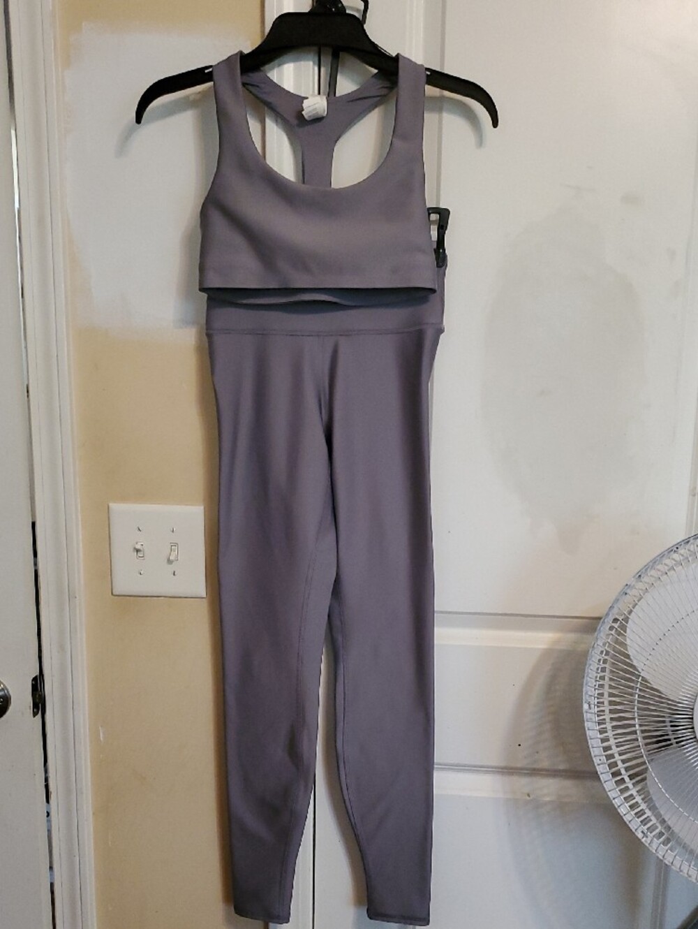 ALO Yoga Airlift Slate Gray Sports Bra and Leggings Set - Picture 8 of 10